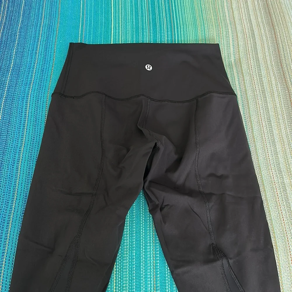 Lululemon Tampa Bay Lightning Leggings - Picture 5 of 5